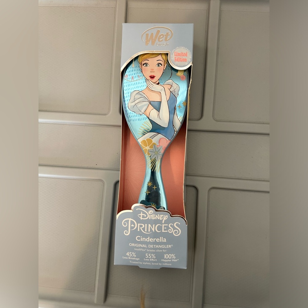 Wet Cinderella Brush